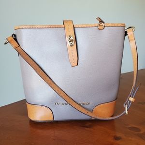 Dooney & Bourke